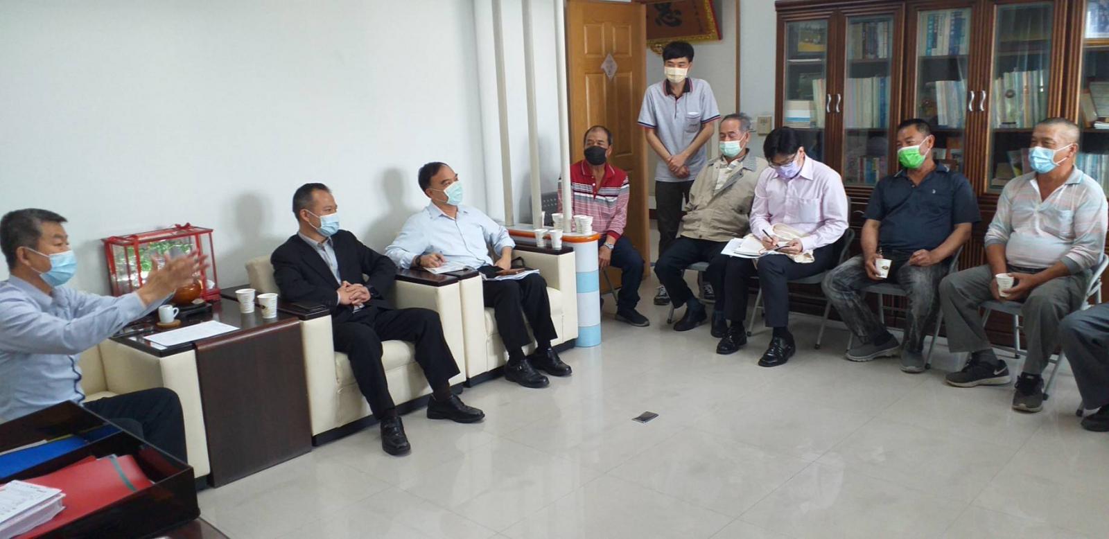 農金局李聰勇局長及農險基金傾聽蕉農意見