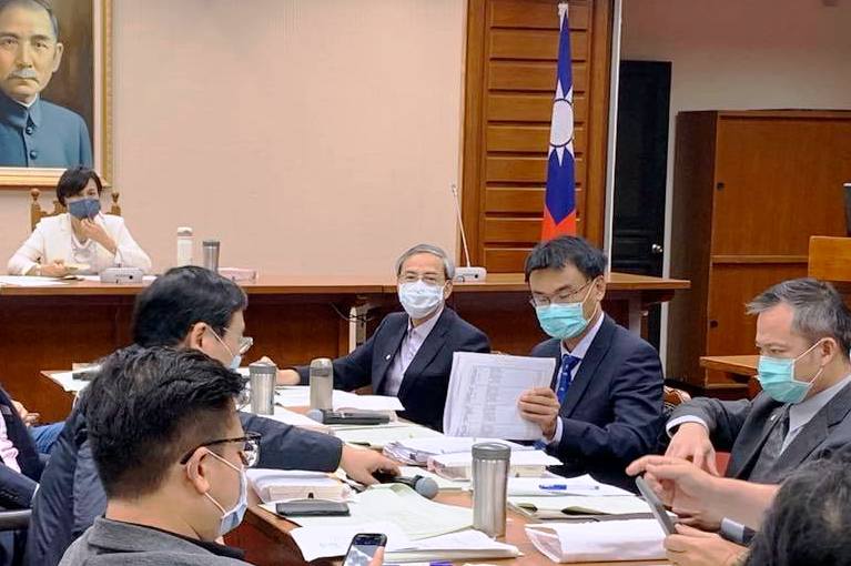 5月1日邱召委主持「農業保險法」草案朝野協商會議(JPG圖片)